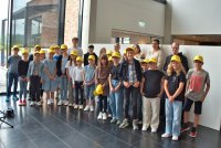 die neue 5c mit Klassenlehrerinnen, Paten und Pater